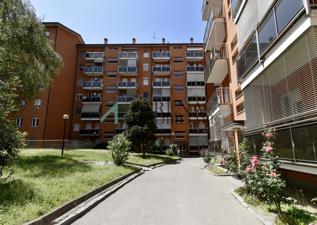 Appartamenti trilocale in vendita  viale Ungheria 2, Milano, località UNGHERIA