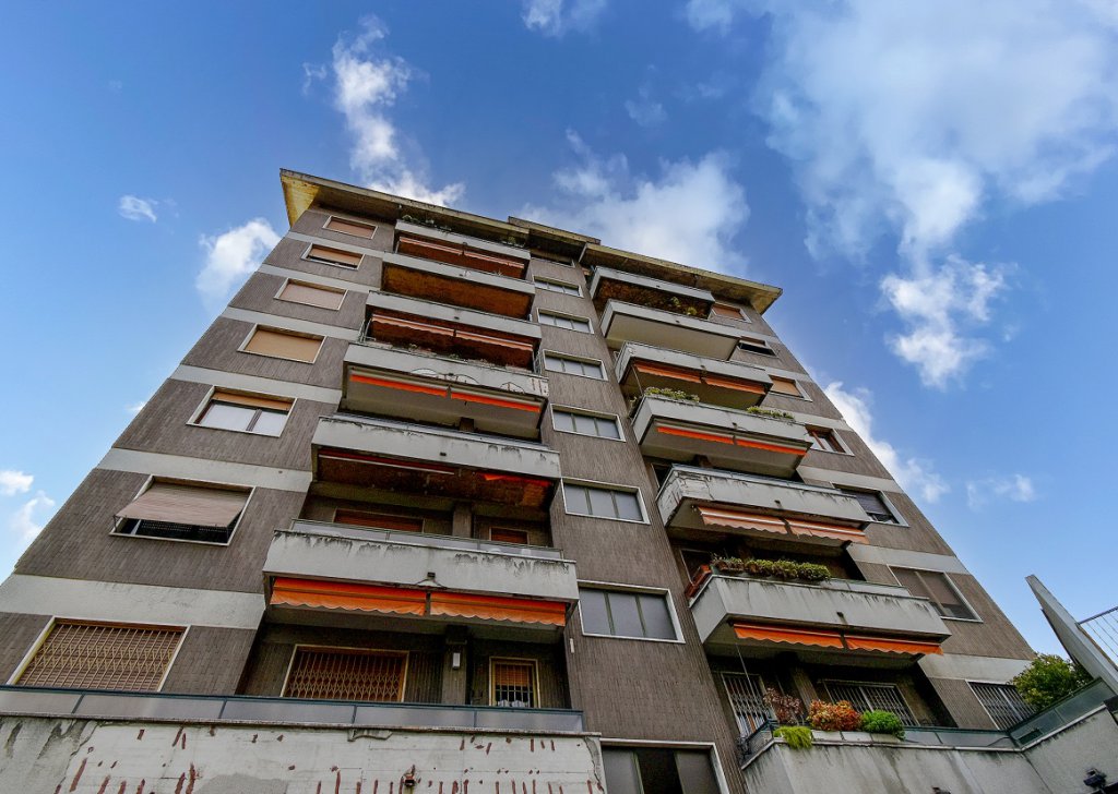 Appartamenti monolocale in vendita  via Attilio Regolo 2, Milano, località FORLANINI