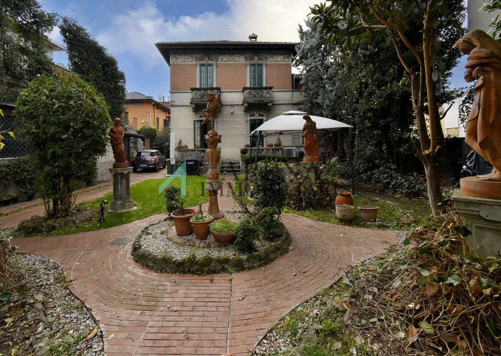 Sale Independent Houses milano - INDEPENDENT PERIOD VILLA Locality 