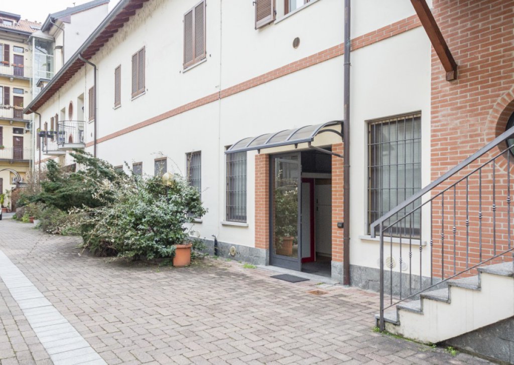 Appartamenti bilocale in affitto  67 m², Milano, località MILANO