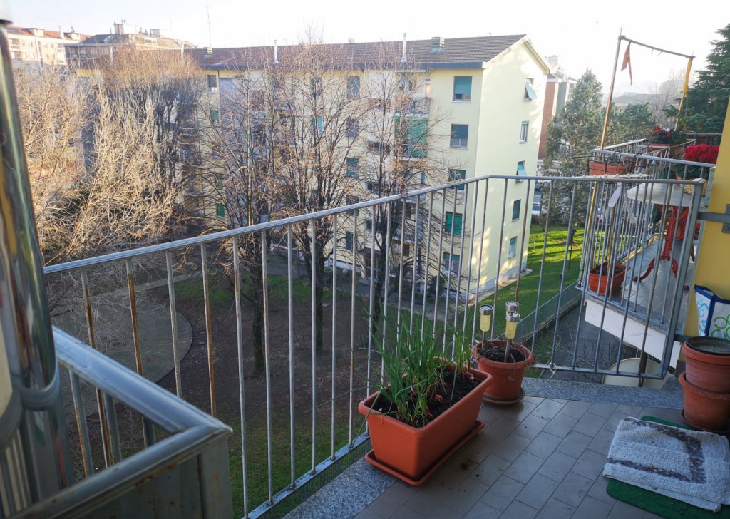 Appartamenti bilocale in vendita  viale Ungheria 7, Milano, località UNGHERIA