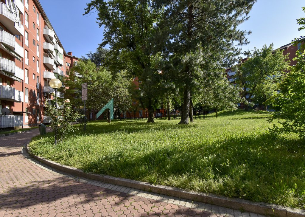 Apartments for sale  via Romualdo Bonfadini 98, milano, locality Hungary