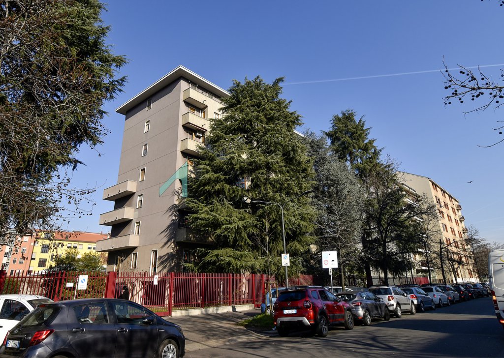 Vendita Appartamenti Milano - AMPIO TRE TRASFORMABILE IN QUATTRO LOCALI VIA G.B. PIRANESI, 69 Località Porta Vittoria