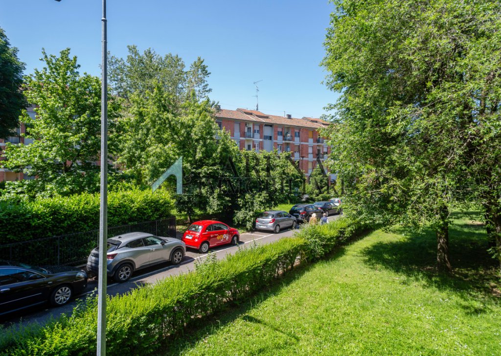 Vendita Appartamenti Milano - AMPIO TRILOCALE VIA ZANTE Località FORLANINI