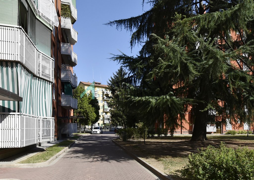 Appartamenti trilocale in vendita  via Bonfadini 94, Milano, località UNGHERIA