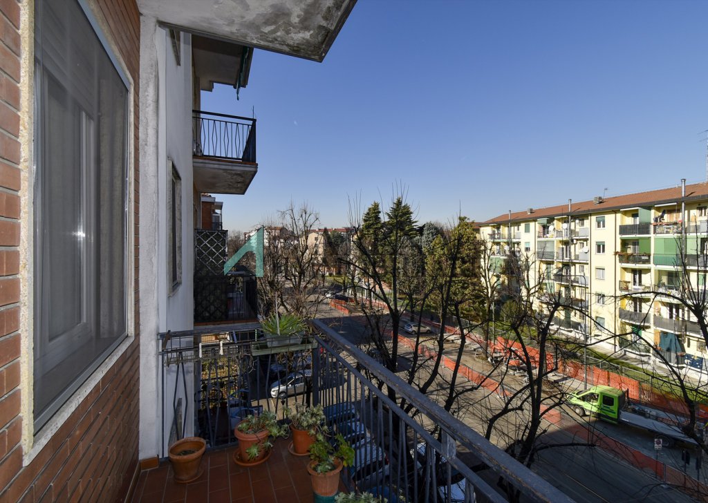 Appartamenti trilocale in vendita  viale Ungheria 24, Milano, località UNGHERIA