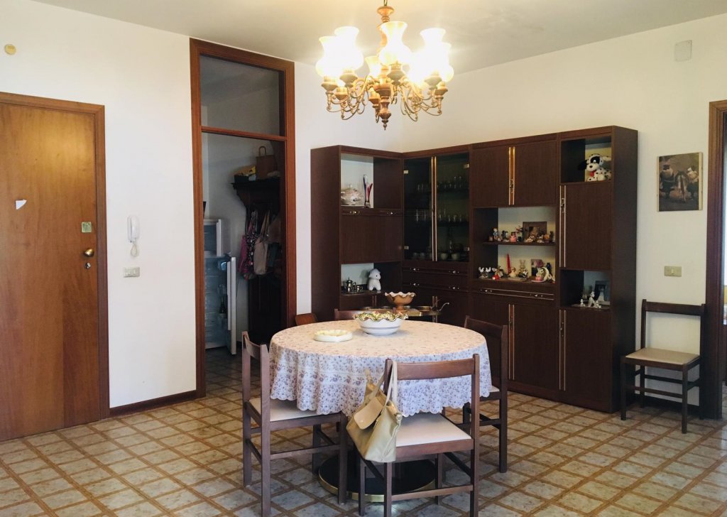 Sale Apartments Hotels in Teramo - THREE ROOMS VIA TOSCANA, 45 - ALBA ADRIATICA Locality 