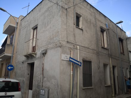 House only Xitta Piazza Madrice TRAPANI--FOR INFORMATION CONTACT NINO SUL CELL. 371/4150415