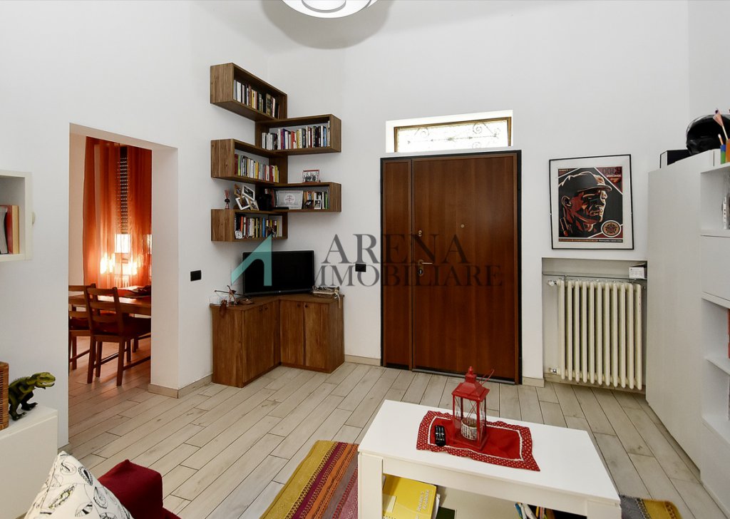 Sale Independent Houses milano - TWO-LEVEL INDEPENDENT HOUSE WITH PRIVATE GARDEN Locality 